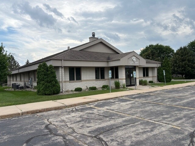 More Photos Of 105 E Bell St, Neenah Medical For Sale