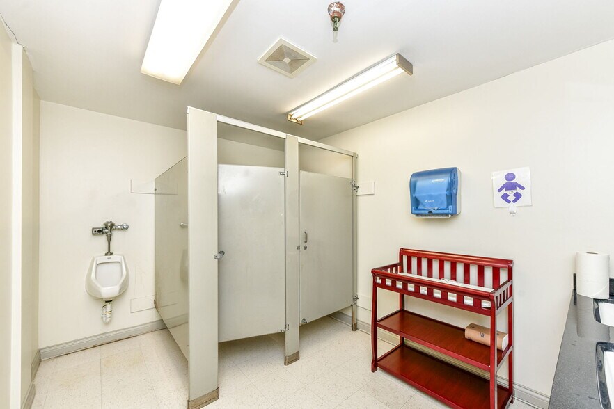 More Photos Of 1640 N Ritter Ave, Indianapolis Medical For Sale