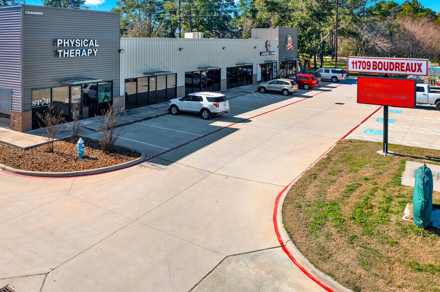 More Photos Of 11709 Boudreaux Rd, Tomball Storefront For Lease