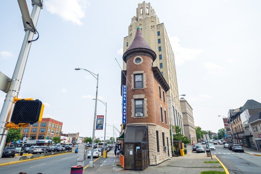 More Photos Of 667 Main Ave, Passaic Office For Sale