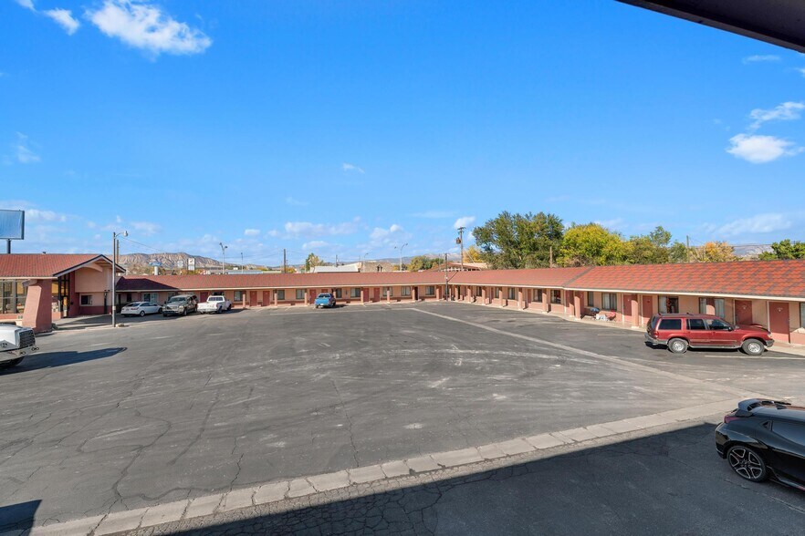 More Photos Of 260 W Main St, Vernal Hotel For Sale
