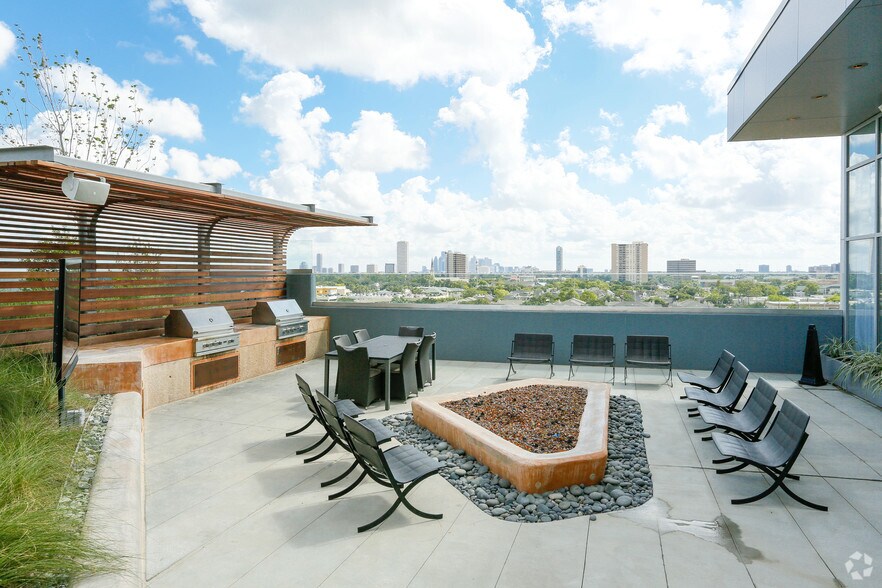 More Photos Of 2929 Weslayan St, Houston Apartments For Lease