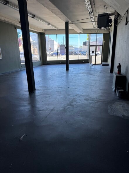 More Photos Of 2200 S El Camino Real, San Mateo Storefront For Lease