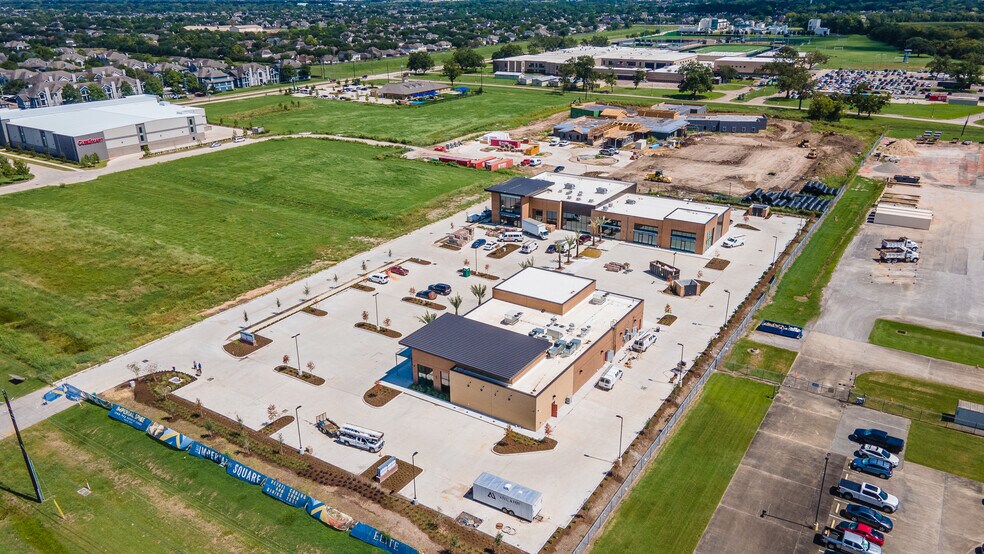 More Photos Of 11941-11947 S Highway 6, Sugar Land General Retail For Lease