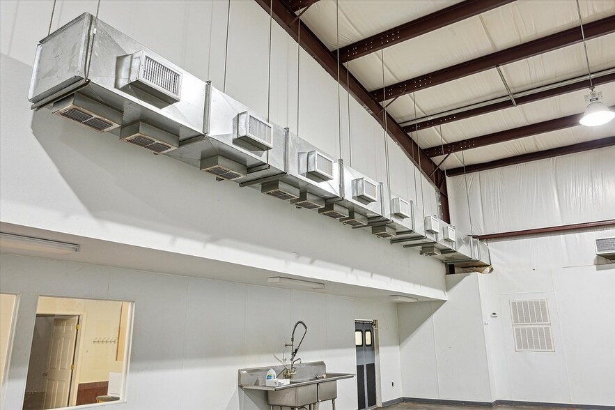 More Photos Of 920 Front St, Columbus Warehouse For Sale