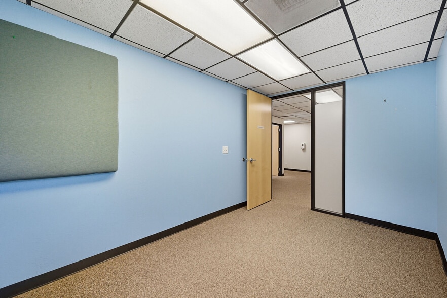 More Photos Of 1021 S El Camino Real, San Mateo Office For Sale