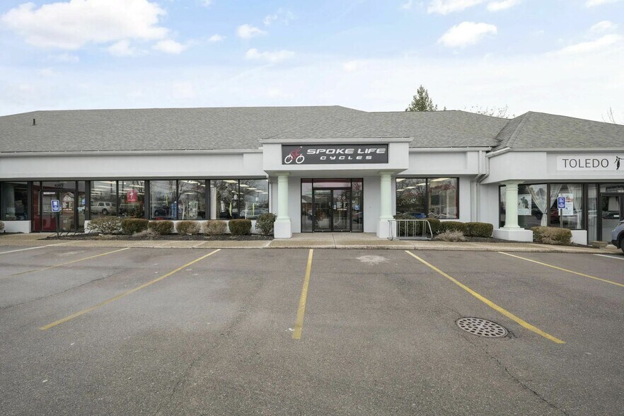 More Photos Of 6363-6365 Monroe St, Sylvania Unknown For Lease