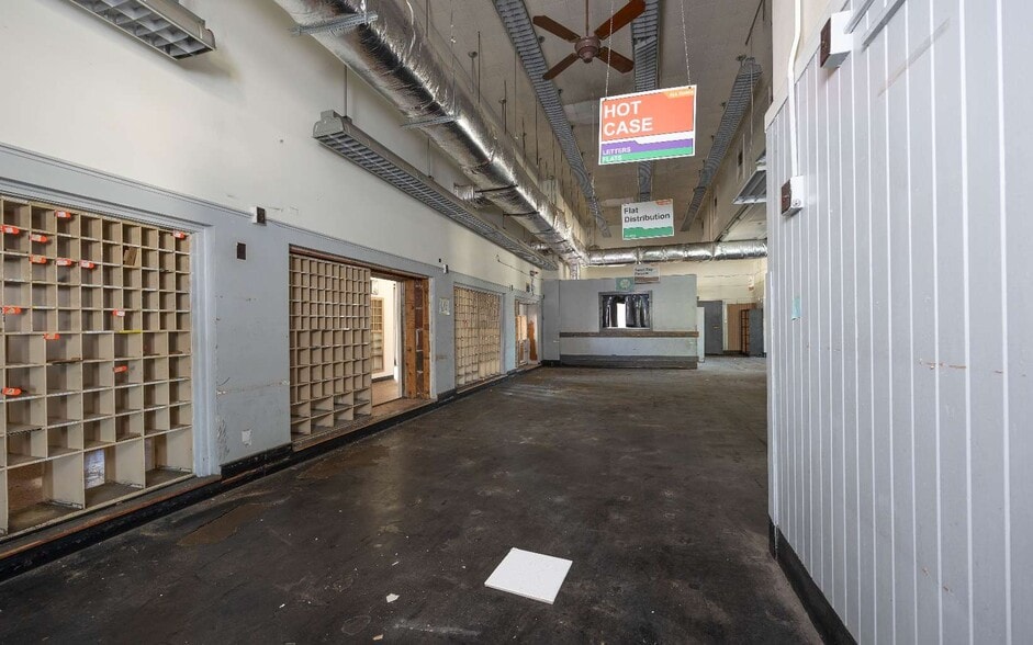 More Photos Of 400 S Ohio Ave, Live Oak Post Office For Sale