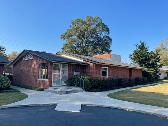 More Photos Of 740 Prince Ave, Athens Unknown For Lease