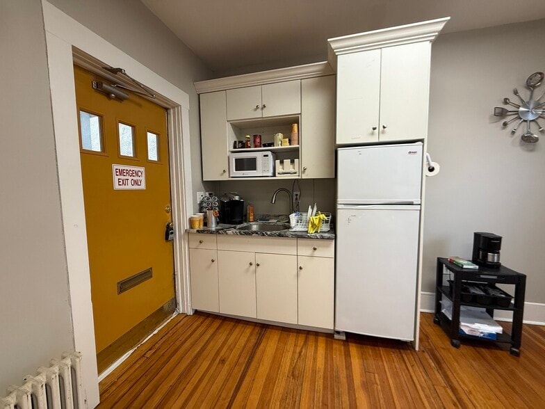 More Photos Of 1675-1679 Massachusetts Ave, Cambridge Office For Lease