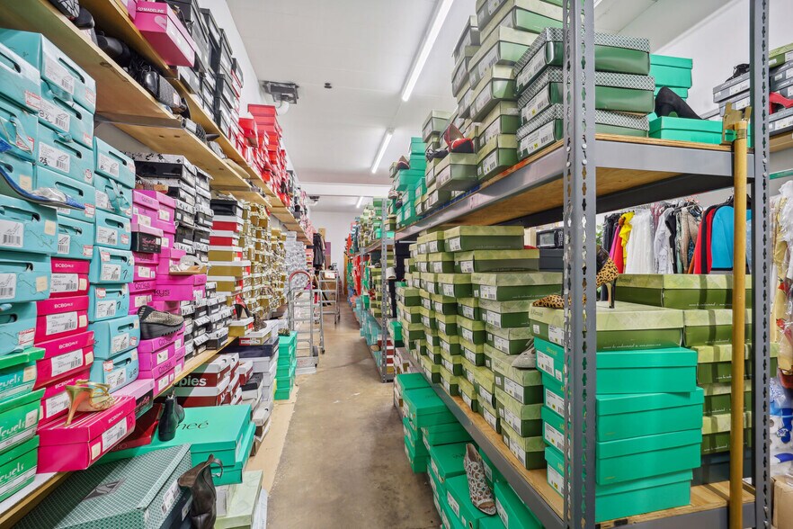 More Photos Of 5061 Allentown Rd, Suitland Freestanding For Sale