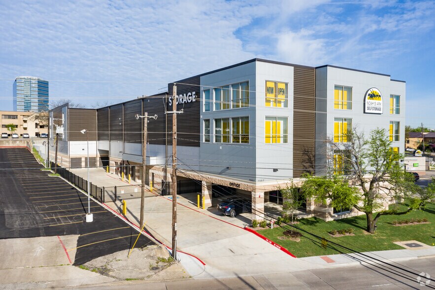 Primary Photo Of 7557 Greenville Ave, Dallas Self Storage For Lease