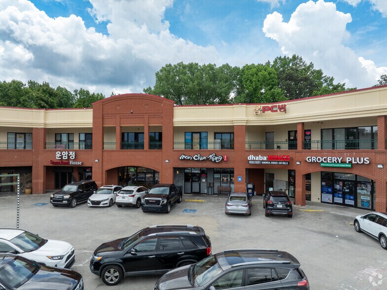 More Photos Of 5953 Buford Hwy NE, Doraville Storefront Retail Office For Lease