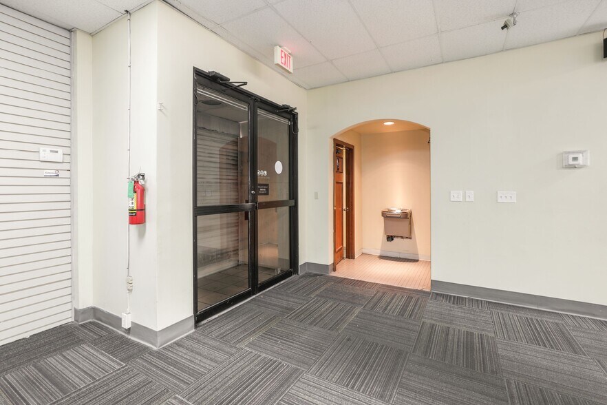 More Photos Of 1400-1410 NE 163rd St, North Miami Beach Freestanding For Lease