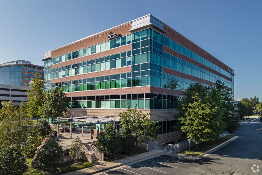 More Photos Of 6909 Metro Park Dr, Alexandria Office For Lease