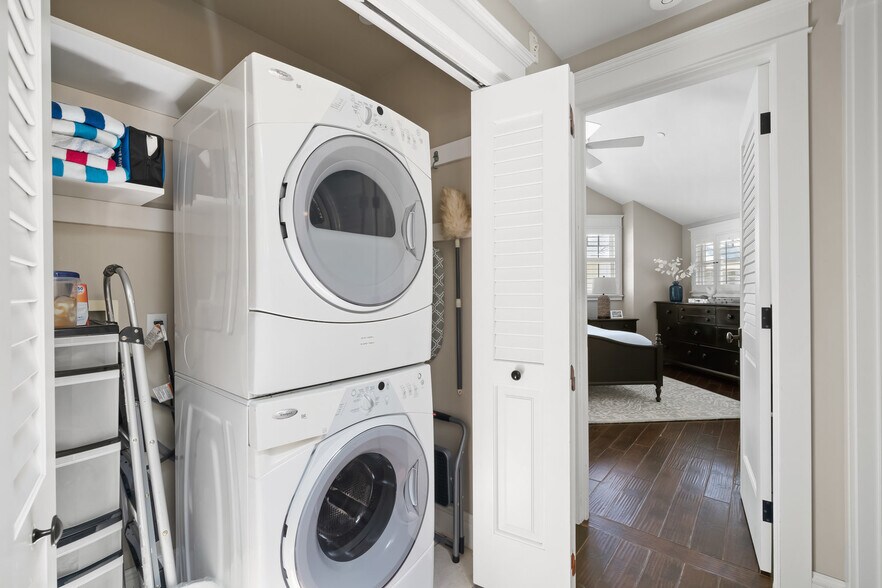 More Photos Of 74 San Francisco St, Avila Beach Flex For Sale