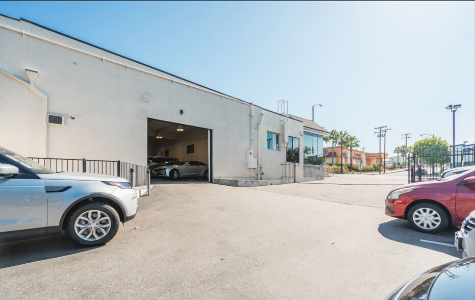 More Photos Of 2301 N Sepulveda Blvd, Manhattan Beach Auto Repair For Lease