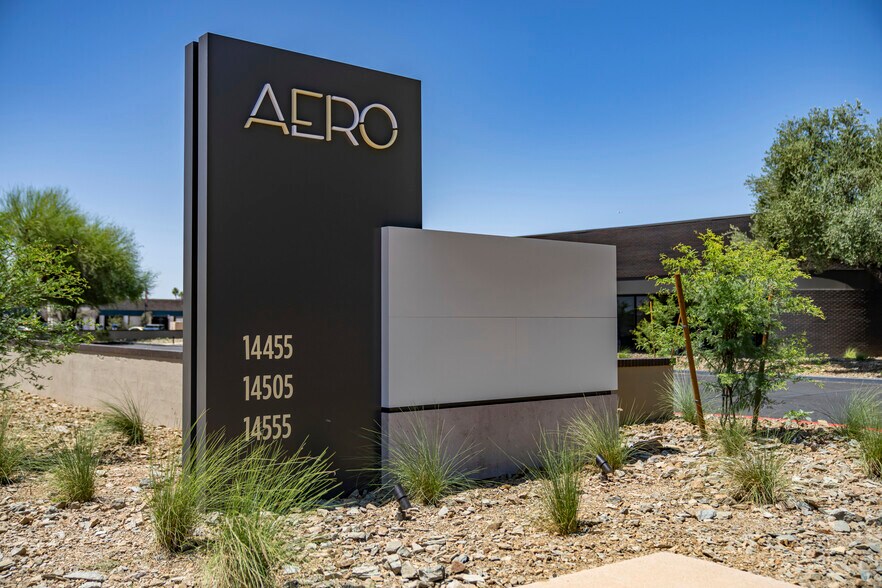 More Photos Of 14455 N Hayden Rd, Scottsdale Light Distribution For Sale
