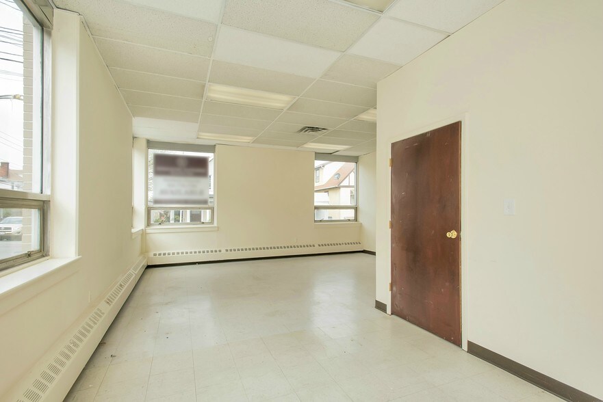 More Photos Of 145 N 5th Ave, Mount Vernon Office For Sale