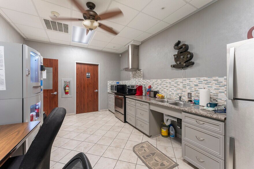 More Photos Of 1125 Cypress Station Dr, Houston Medical For Sale