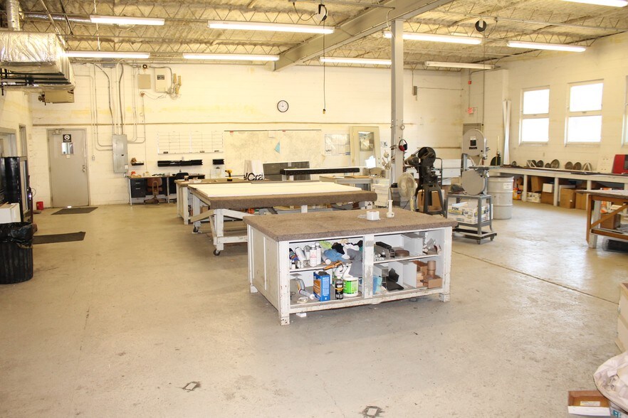 More Photos Of 1256 W Sharon Rd, Cincinnati Warehouse For Sale