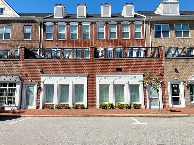 More Photos Of 551-625 Harbor Side St, Woodbridge Storefront Retail Office For Lease