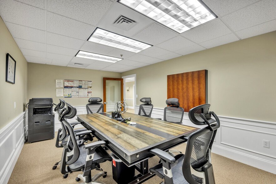 More Photos Of 540 Main St, Hyannis General Retail For Sale