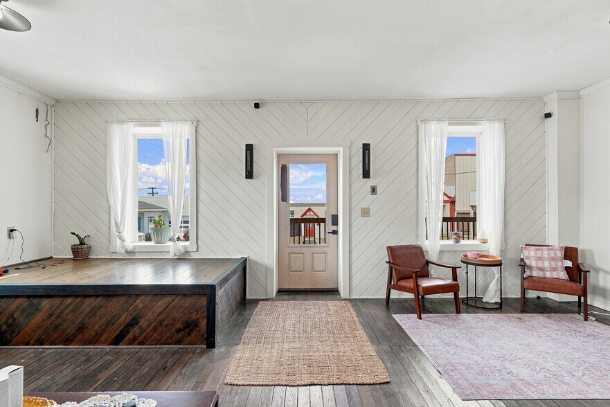 More Photos Of 204 S Broadway, Salisbury Specialty For Sale