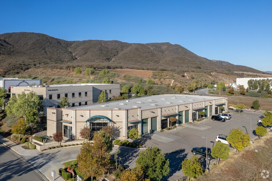 More Photos Of 42108 Roick Dr, Temecula Warehouse For Lease