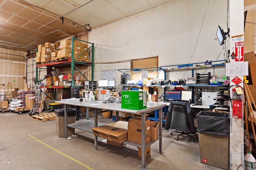 More Photos Of 1704 W 2550 S, Ogden Showroom For Lease