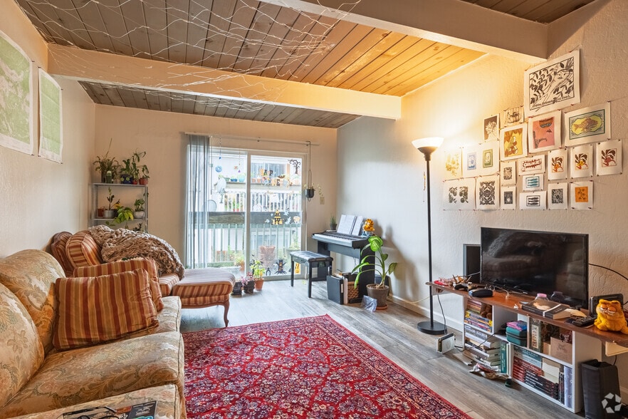 More Photos Of 1895 H St, Arcata Apartments For Sale