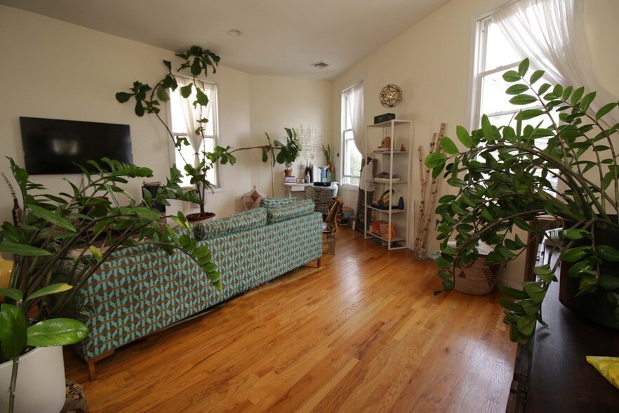 More Photos Of 201 Hackensack Plank Rd, Weehawken Restaurant For Sale