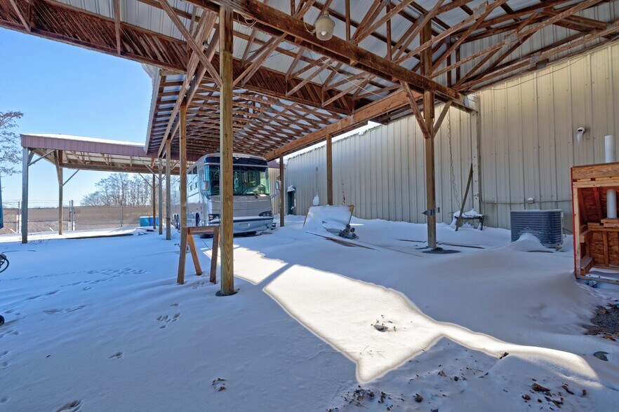 More Photos Of 1875 Lansing Rd, Charlotte Warehouse For Sale