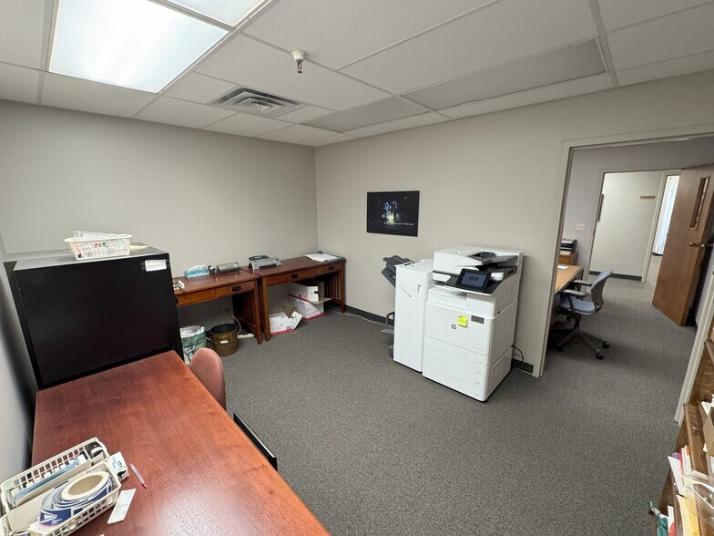 More Photos Of 1800 S Jackson Ave, Tulsa Office For Sale