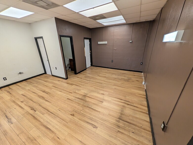 More Photos Of 593 Kamehameha Hwy, Pearl City Storefront Retail Office For Lease