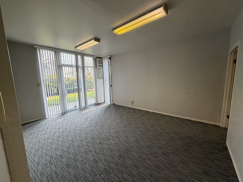 More Photos Of 352-376 Ignacio Blvd, Novato Storefront Retail Office For Lease