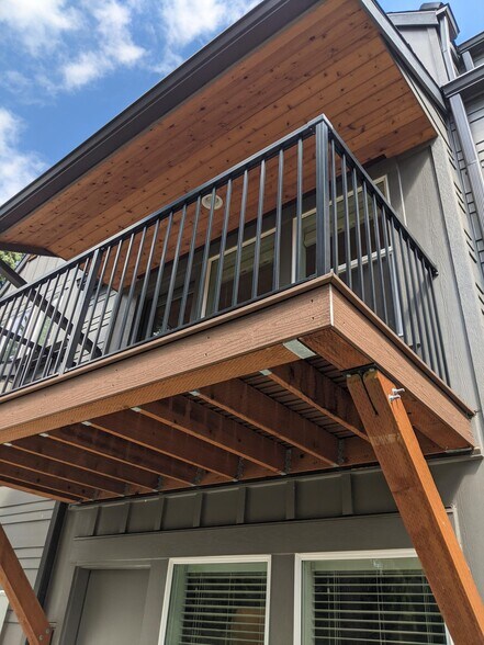 More Photos Of 16809 Chula Vista Ave, Sandy Multifamily For Sale