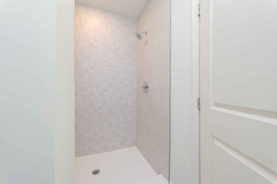 More Photos Of 1628 Walnut St, Jacksonville Multifamily For Sale