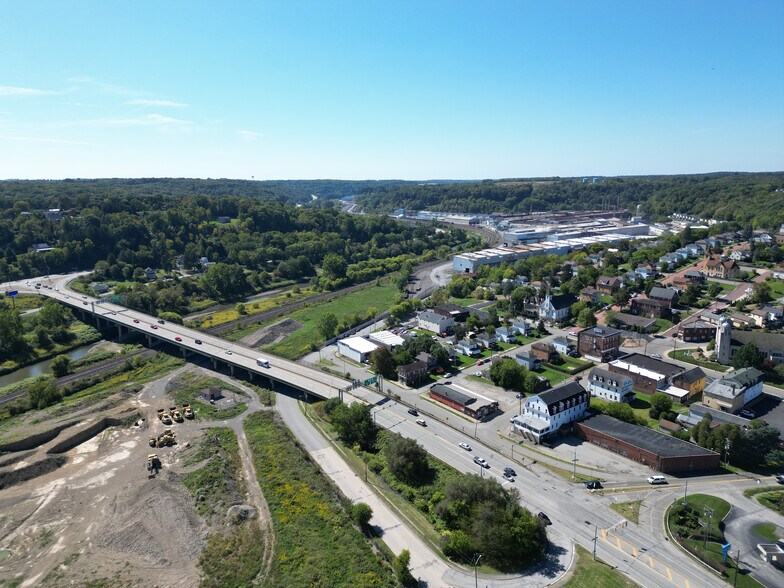 More Photos Of 1 Main St, Lyndora Restaurant For Lease