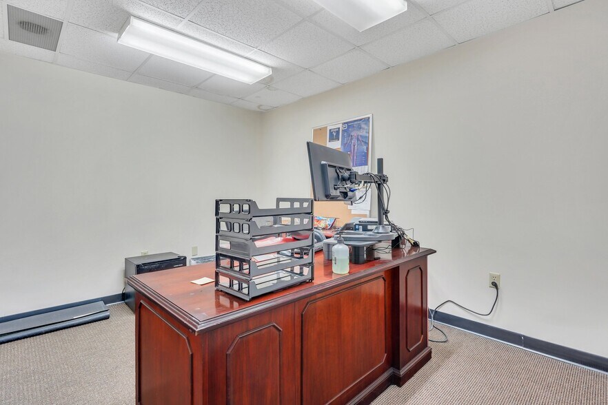 More Photos Of 11706 Mercy Blvd, Savannah Medical For Lease