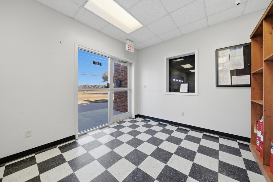 More Photos Of 1140 Finfeather Rd, Bryan Flex For Lease