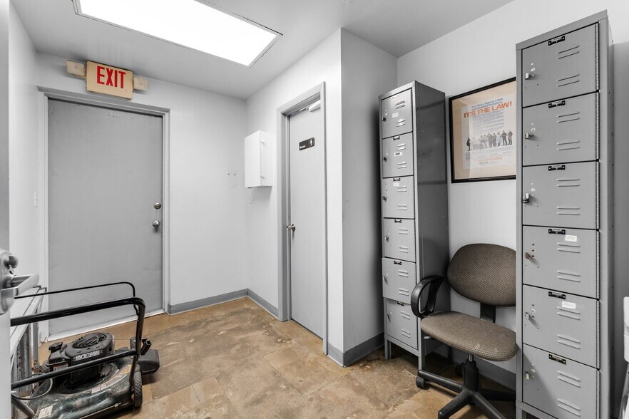 More Photos Of 7155-7159 NW 77th Ter, Miami Warehouse For Sale