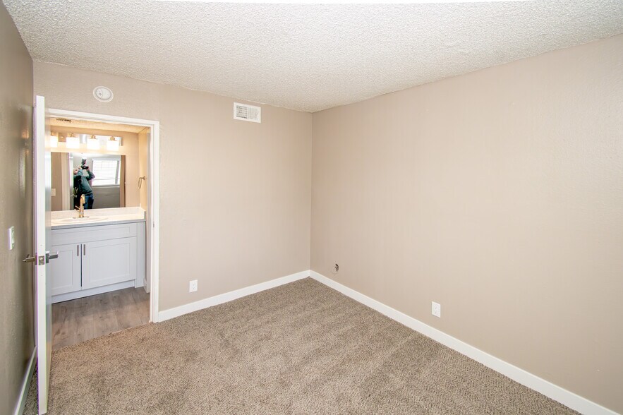 More Photos Of 301 S Orland St, Las Vegas Apartments For Sale