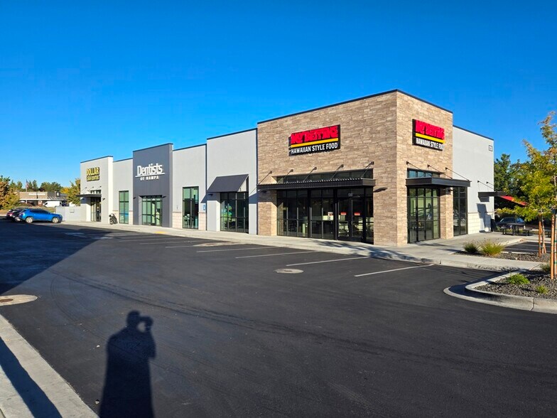 More Photos Of 1255 N Happy Valley Rd, Nampa Restaurant For Sale