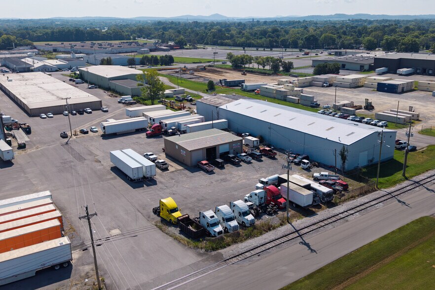 More Photos Of 216 Hartmann Dr, Lebanon Distribution For Lease