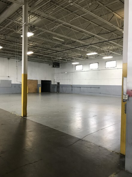 More Photos Of 34039 Schoolcraft Rd, Livonia Warehouse For Sale