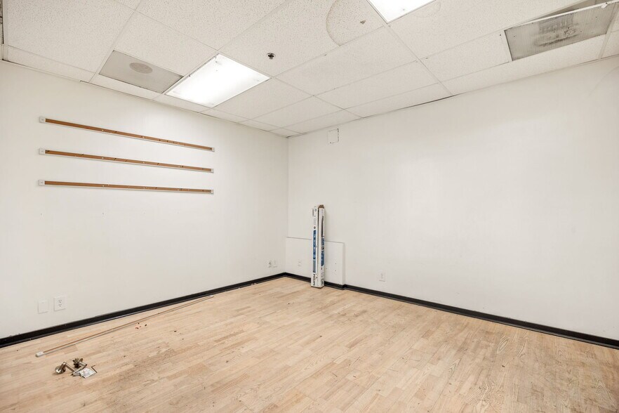 More Photos Of 3150 E 46th St, Los Angeles Loft Creative Space For Lease