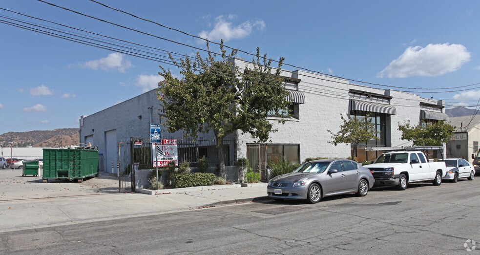 Primary Photo Of 3333 Burton Ave, Burbank Warehouse For Lease