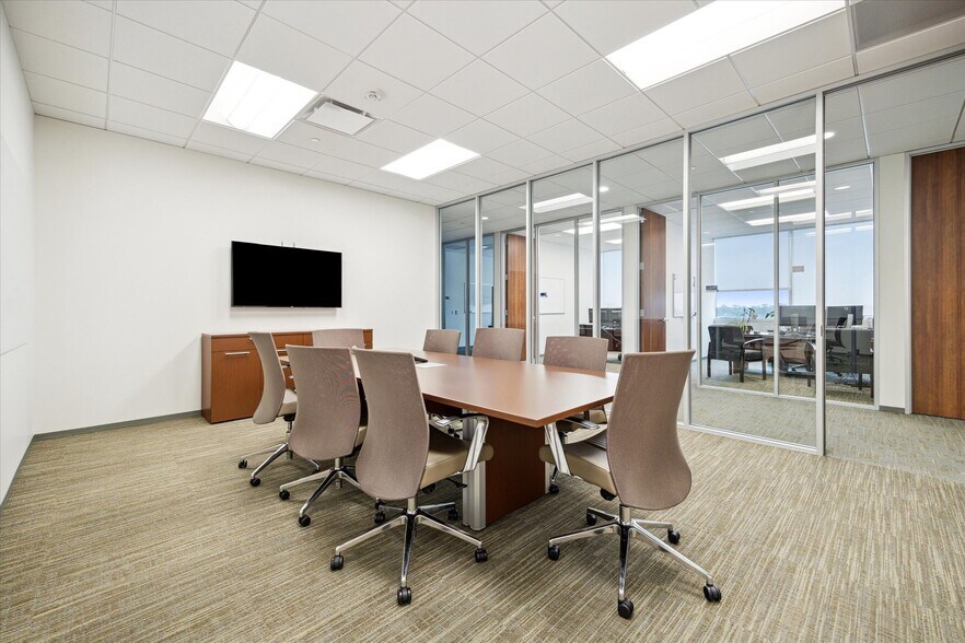 More Photos Of 9090 Katy Fwy, Houston Medical For Lease