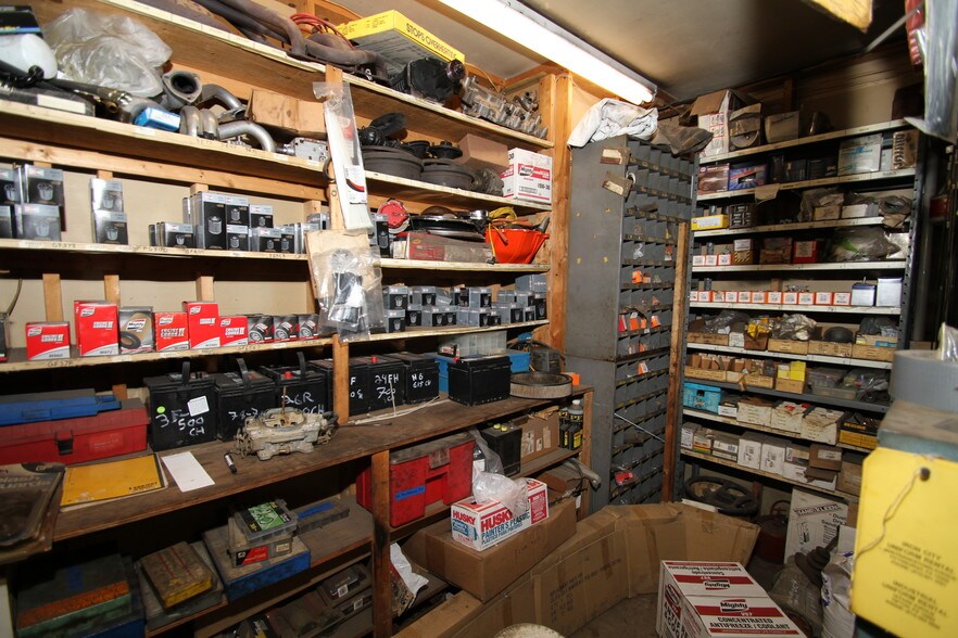 More Photos Of 2140 Conway Wallrose Rd, Freedom Auto Repair For Sale